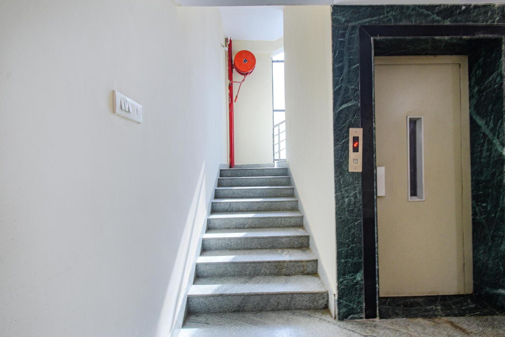 Fabhotel N Residency, Hitech City - 350M From Yashoda Hospital, Hitech City Hajdarabad Zewnętrze zdjęcie